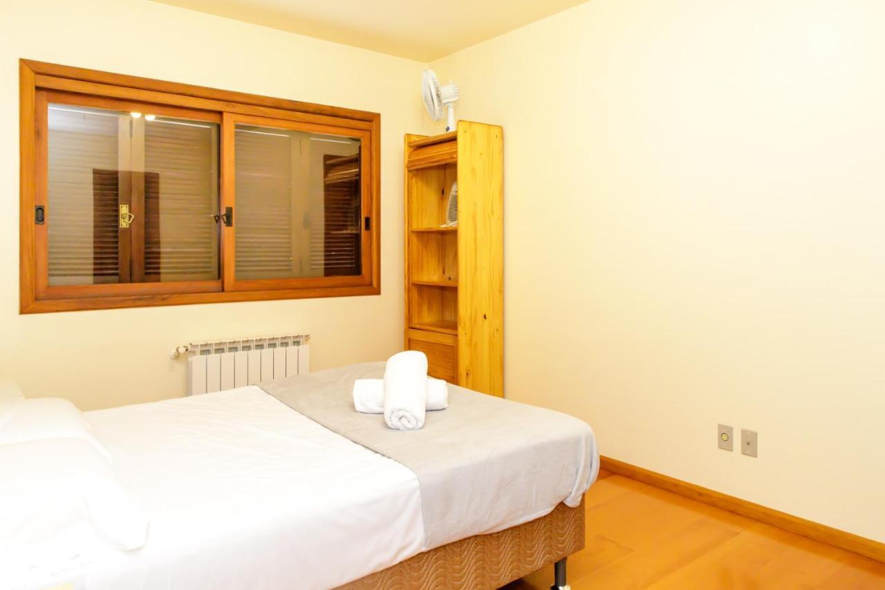 Apartamento Amplo E Aconchegante Na Av Das Hortencias No Centro De Gramado Kültér fotó
